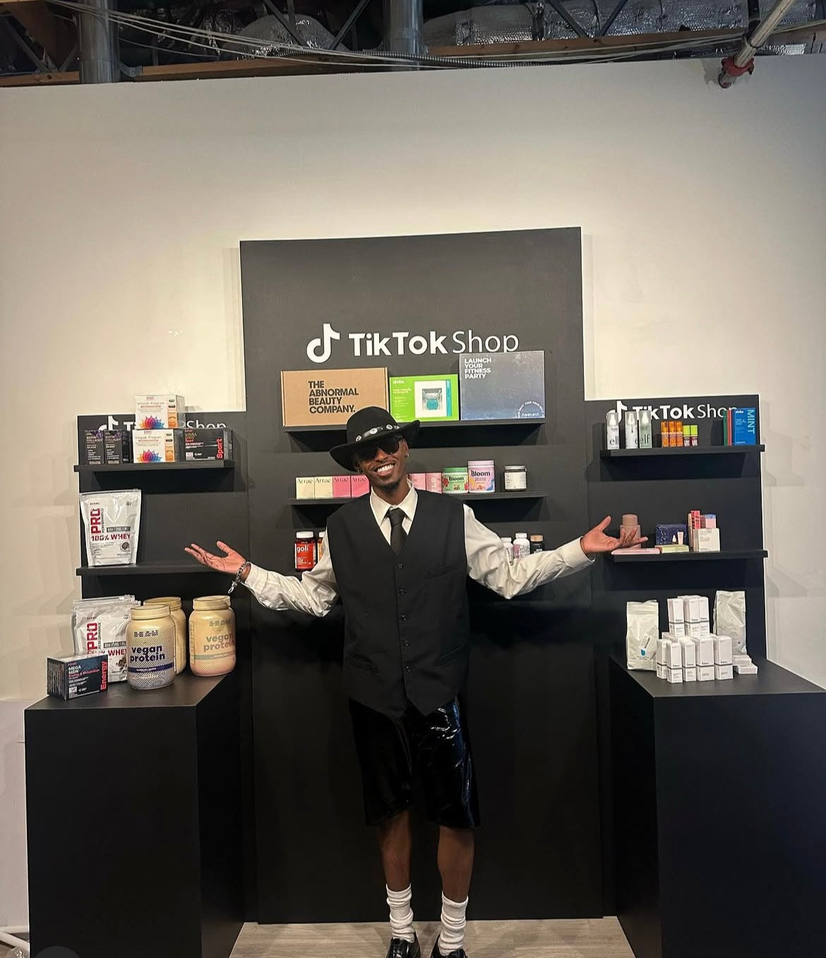 Rich off Content - Tiktok Live Streaming / Tiktok Shop